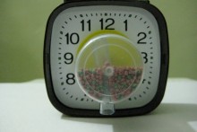 DIY-Clock-Aquarium-Feeder