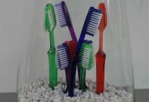 Toothbrush-Aquarium-Decorations