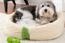 DIY-Sweater-Dog-Bed