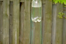 Plastic-Bottle-Dripping-Birdbath
