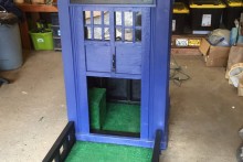 DIY-TARDIS-Doghouse